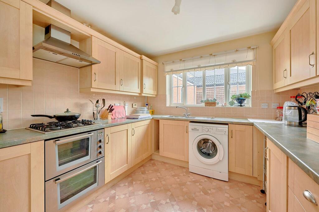 House in East Hertfordshire, Hockerill, Bishop's Stortford - More