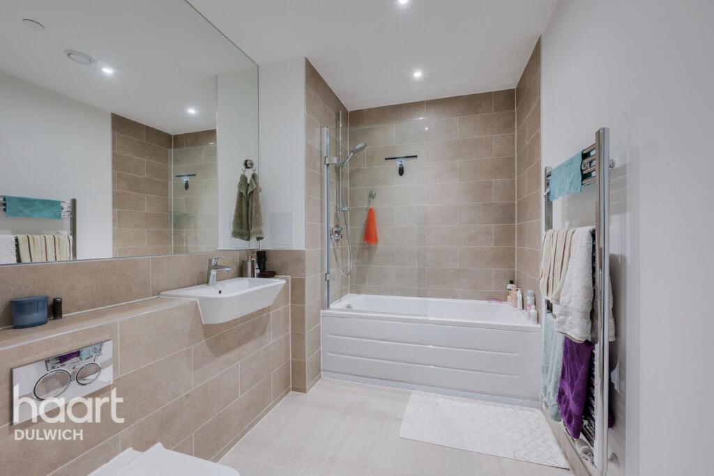 Apartment in London - More