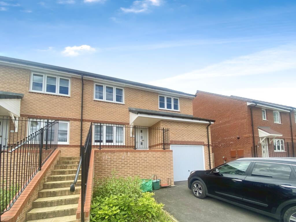 Main image of property: Rhodfa'r Rhyddwen, Hendredenny, Caerphilly