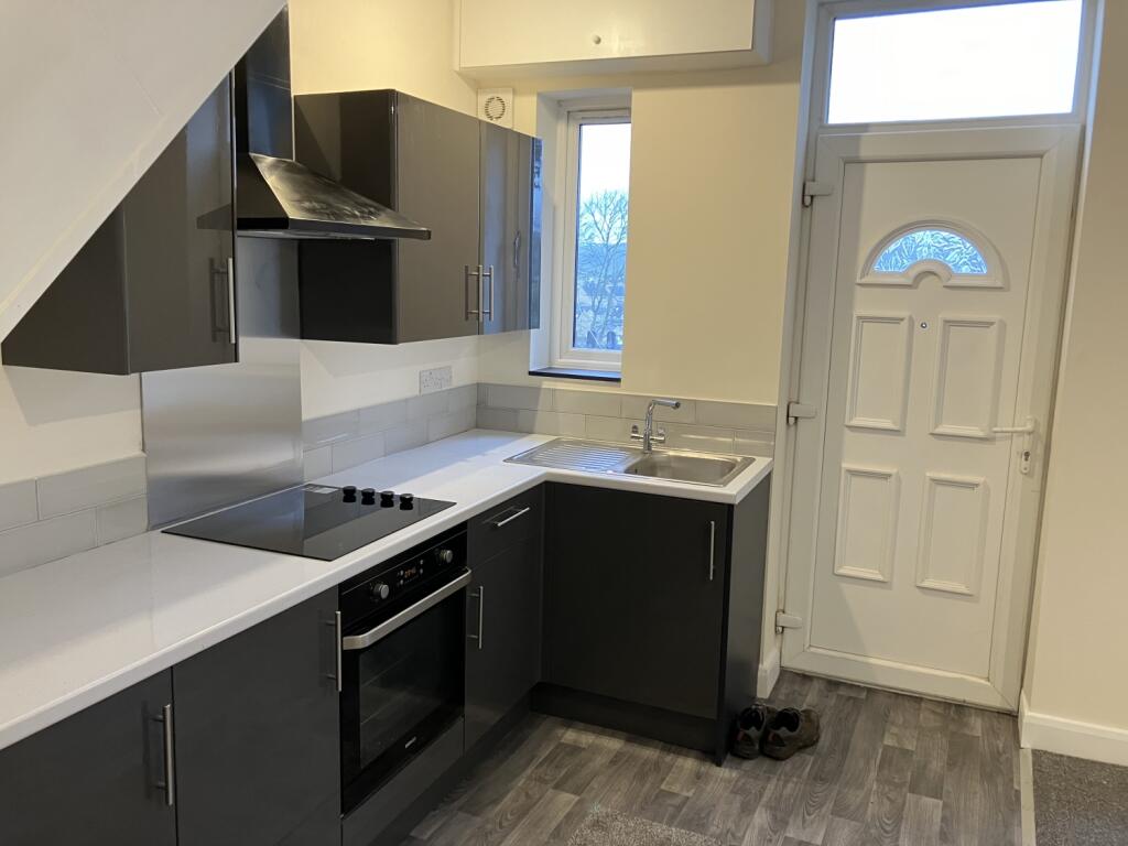 House in Huddersfield - View 5
