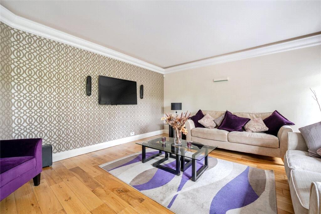 House in Surrey Heath, Surrey - View 5
