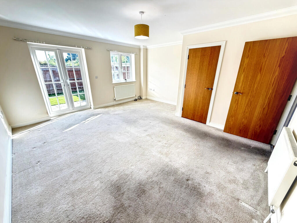 Willow Wood Close, Angmering photo 2