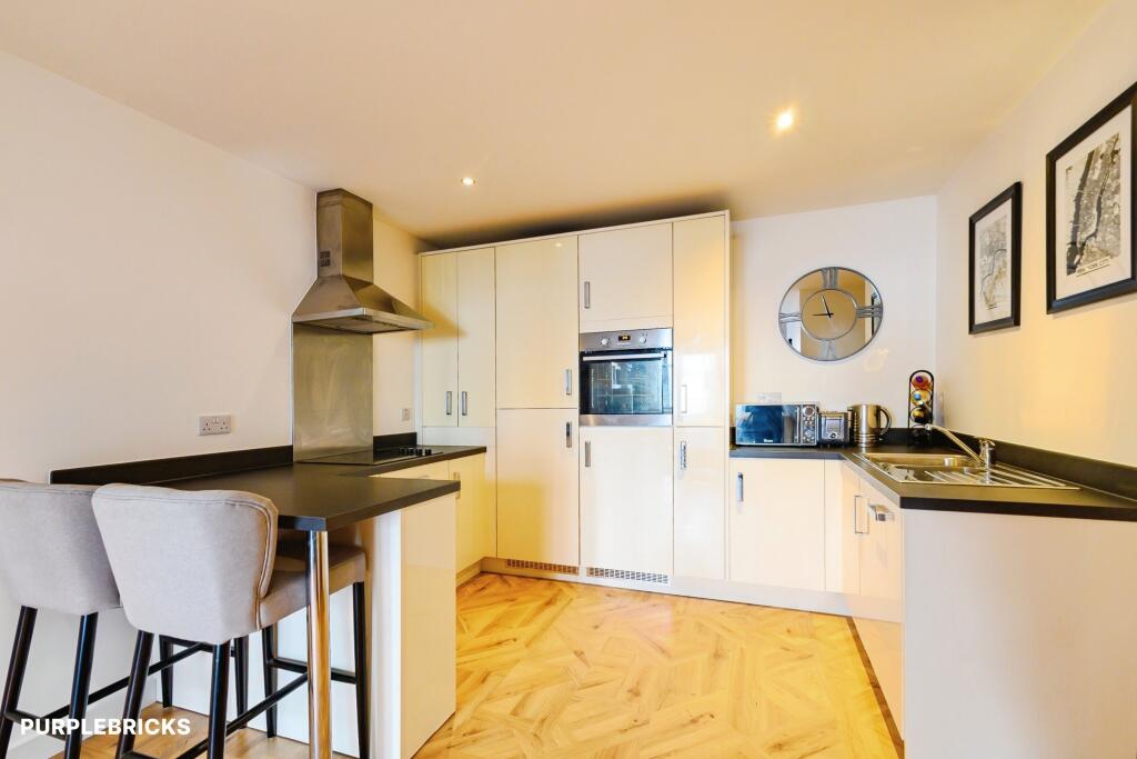 Apartment in Bolton - View 4