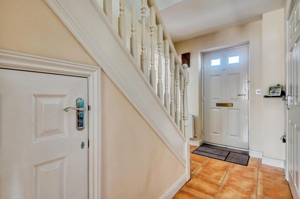 House in Tamworth, Wilnecote - View 2
