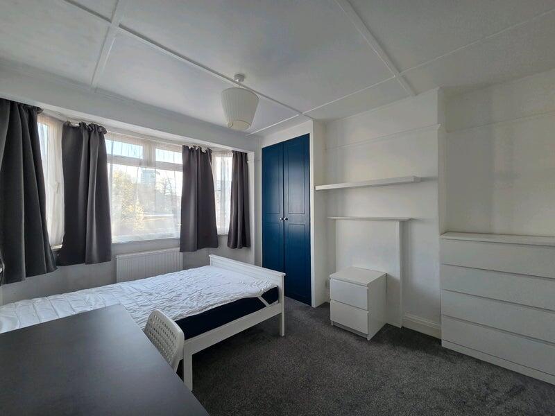 Main image of property: Cleveley Crescent, London, W5