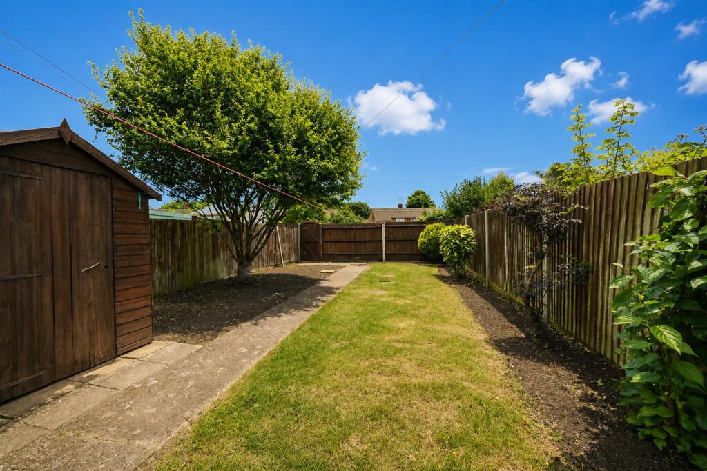 Oldfield Road, London Colney, St. Albans photo 4