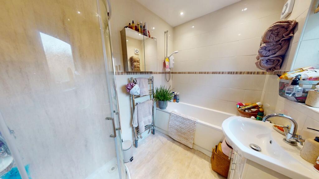 House in Stoke-on-Trent - More
