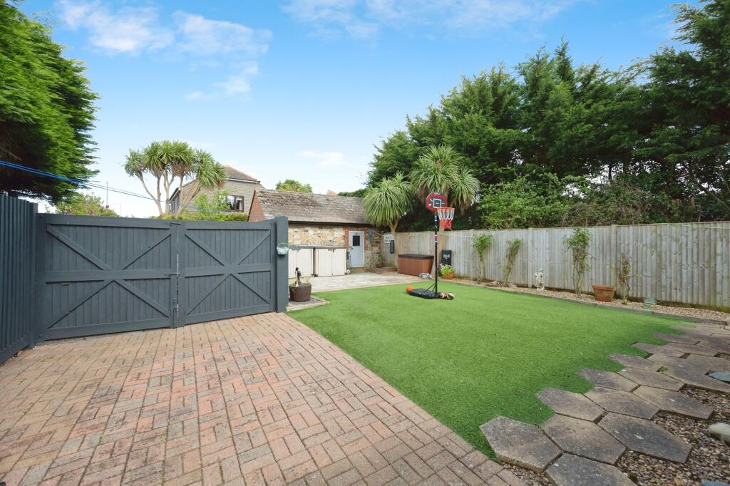 House in Portsmouth - View 3