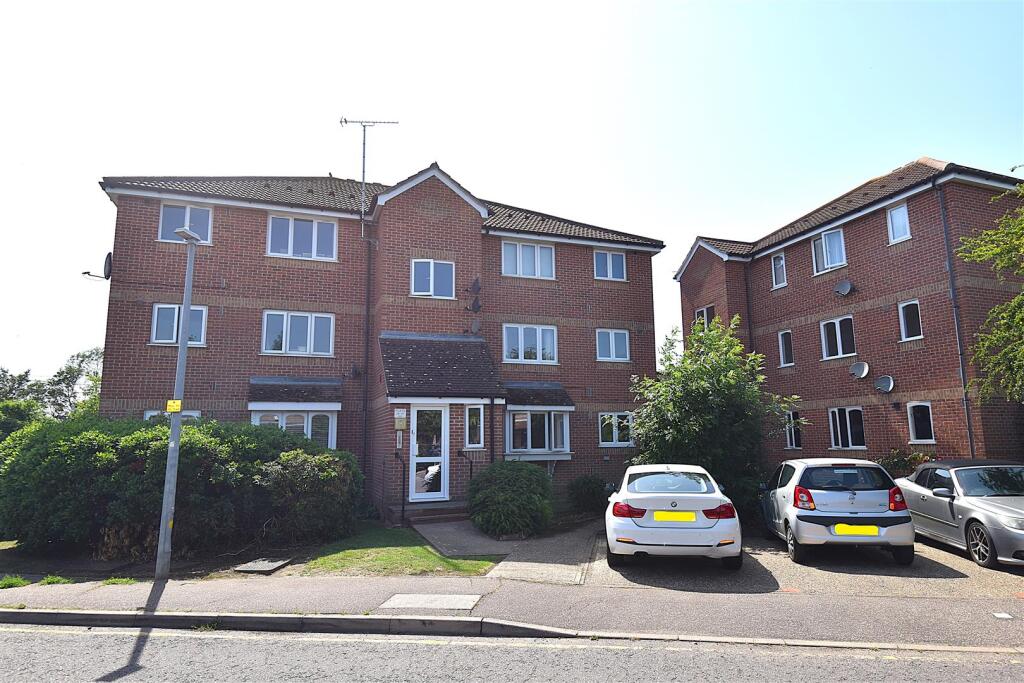 Main image of property: Lesney Gardens, Rochford