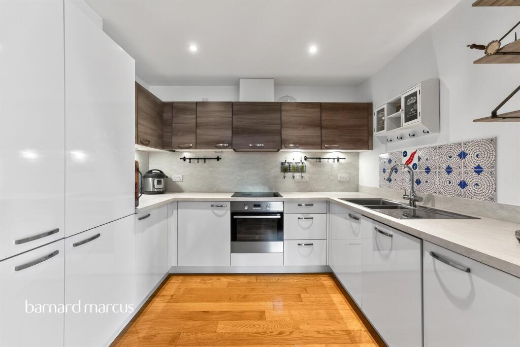 Apartment in London - View 2