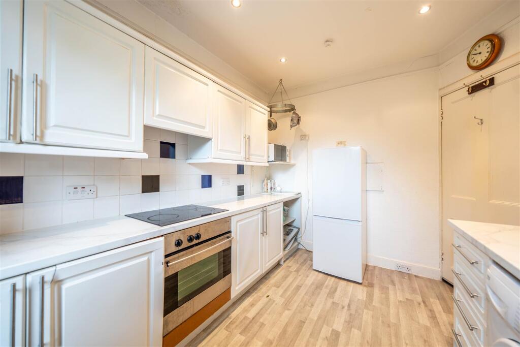 Apartment in Perth - More
