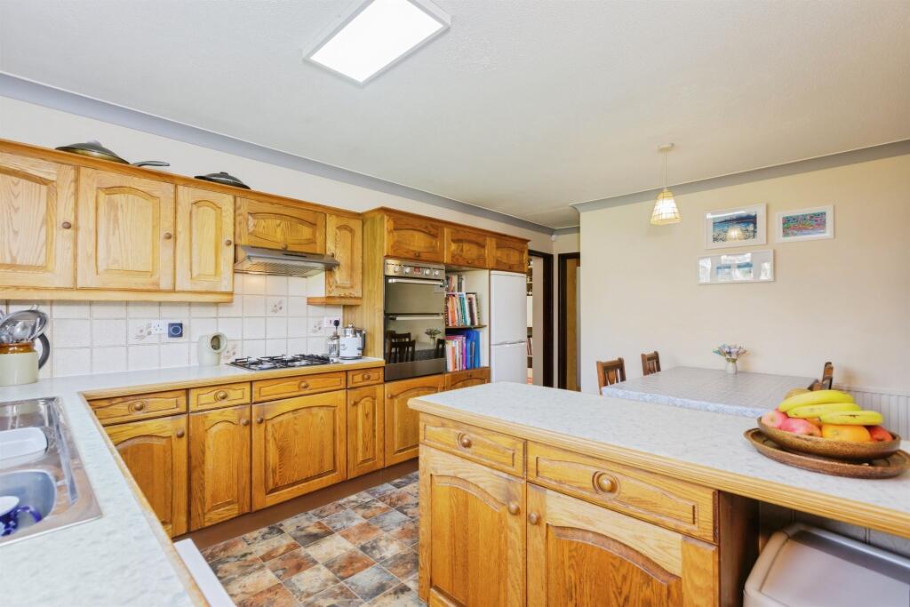 Greenwich Close, Narborough, Leicester photo 3