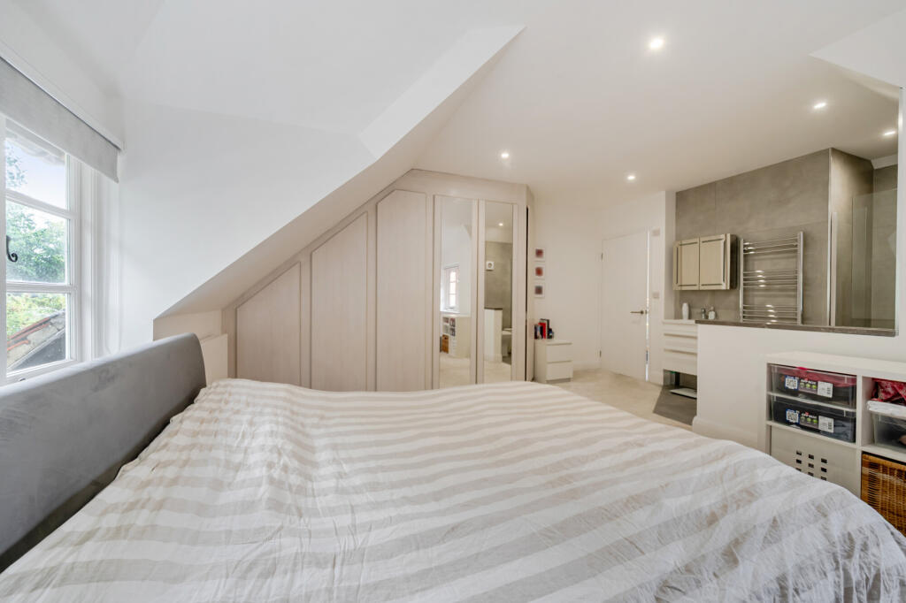 House in Hemel Hempstead - More