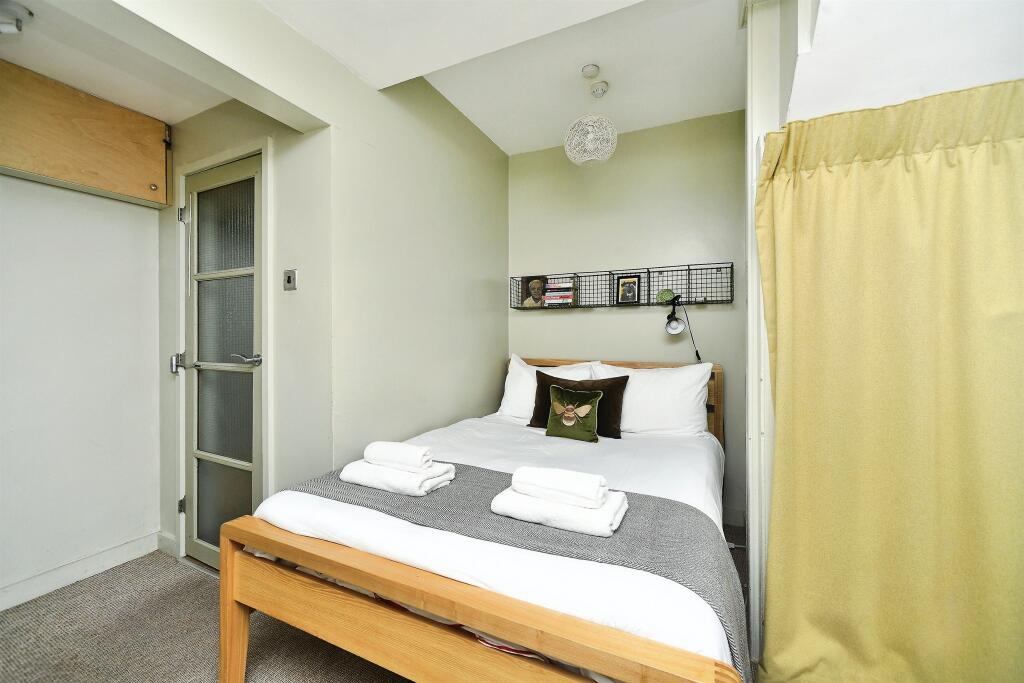Apartment in Brighton - View 5