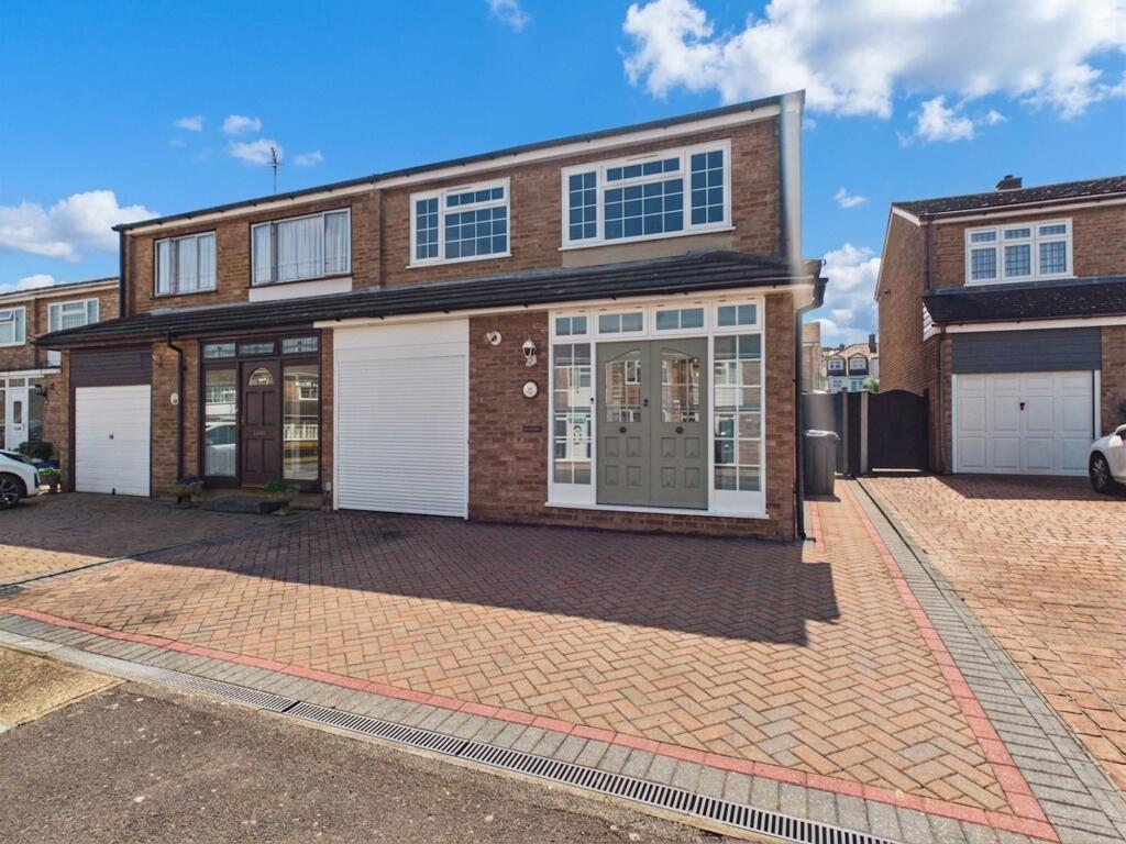 Main image of property: Sandringham Close, Stanford-Le-Hope, SS17