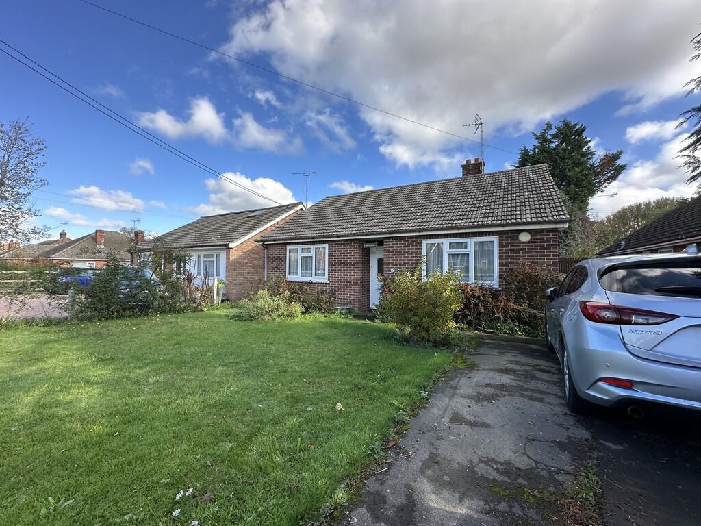 2-bed detached on North Lane, Marks Tey, £325,000