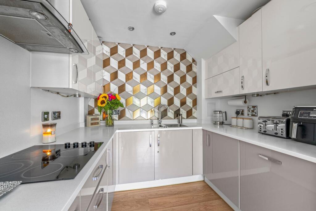 House in Twickenham - View 5