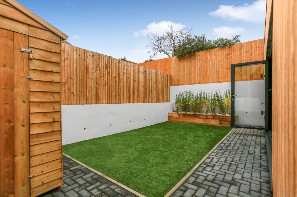 House in Hove, Hangleton - View 3