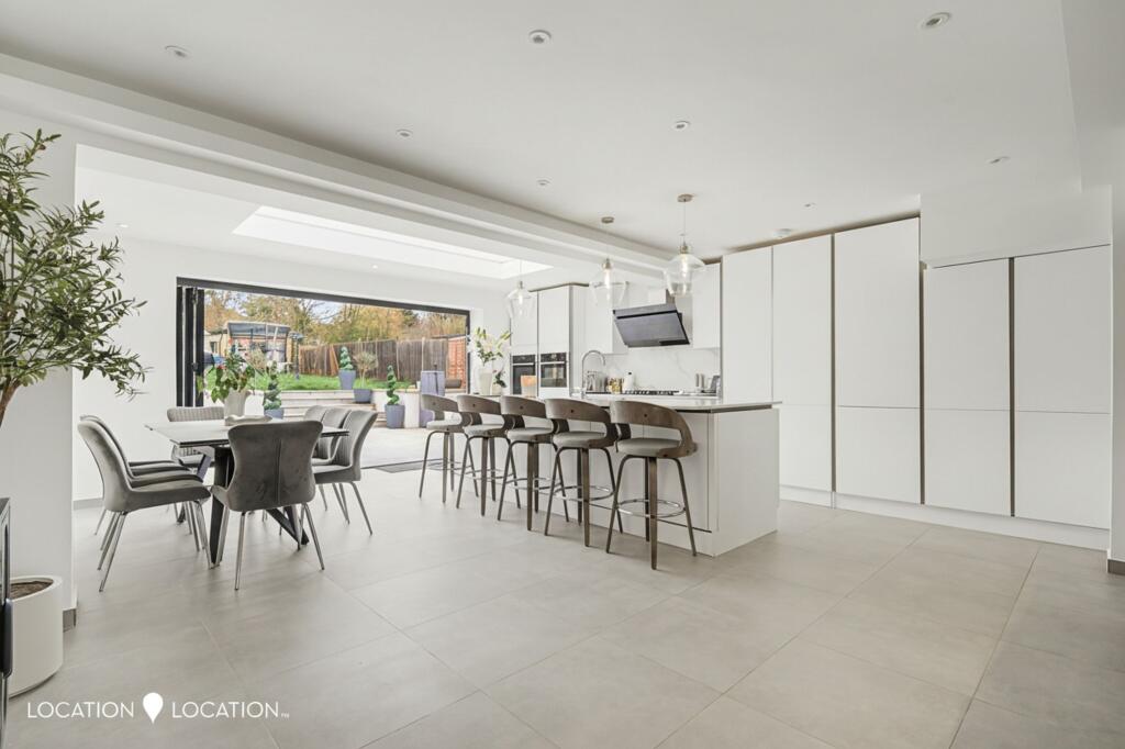 Main image of property: Hamilton Road, Cockfosters, EN4