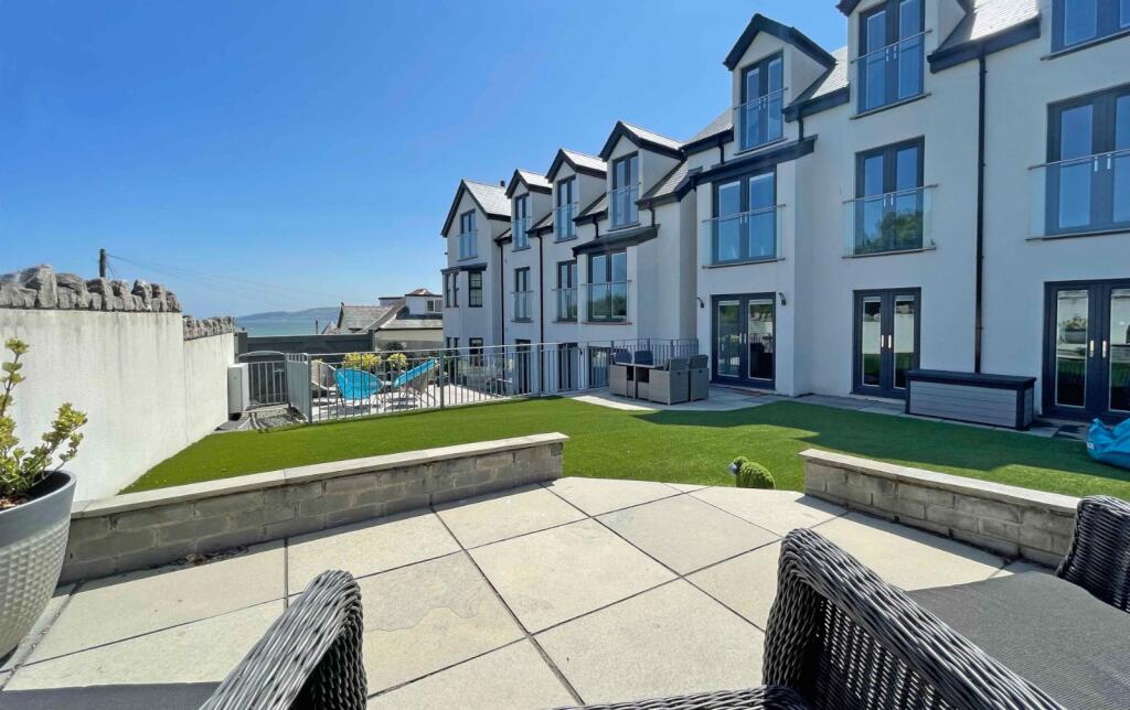 2-bed flat on Beach Road, Benllech, Tyn-y-Gongl, Isle of Anglesey, LL74, £289,950