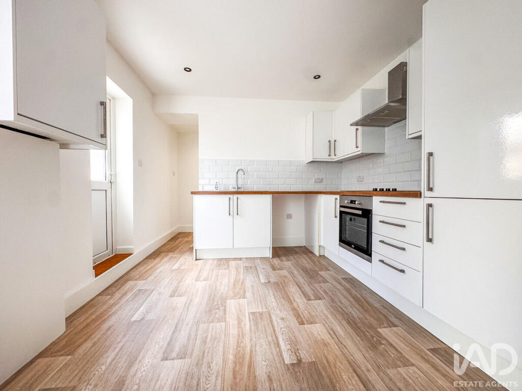 Apartment in Plymouth - View 5