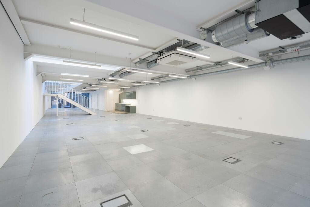 MC3993-9478-HR.jpg