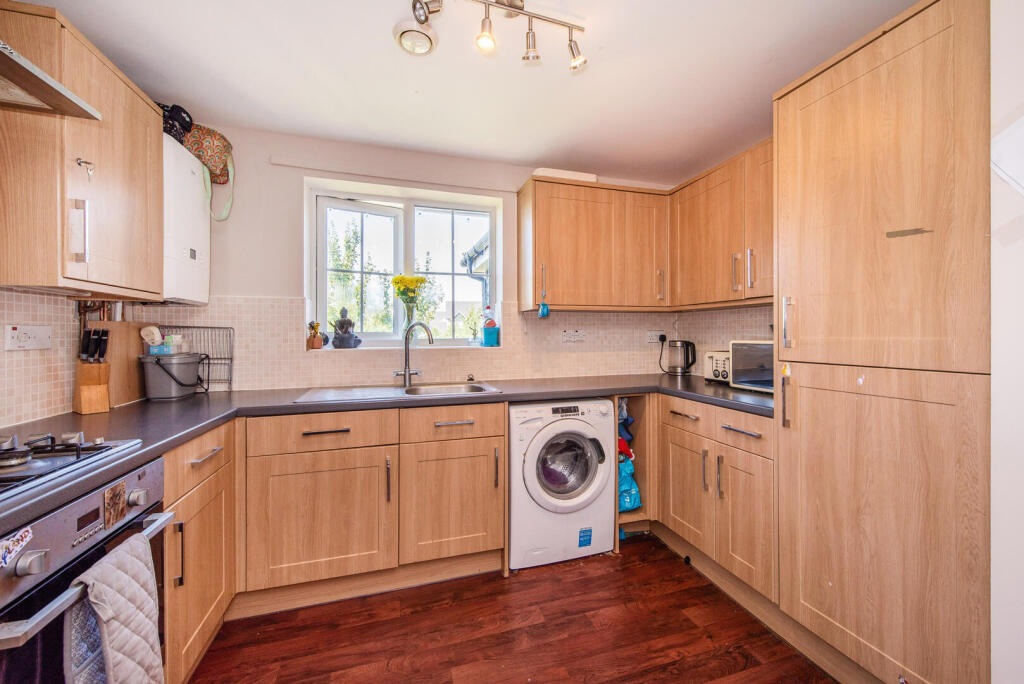 Bedford Drive, Fareham - View 2