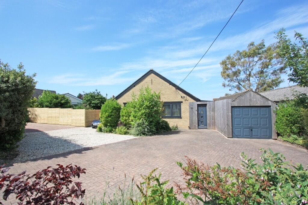 3-bed detached on Lechlade Road, Highworth, SN6 7HQ, £475,000