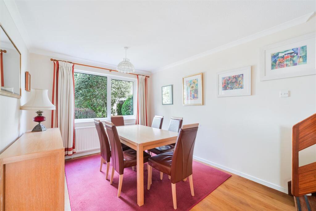 House in Sutton - View 5