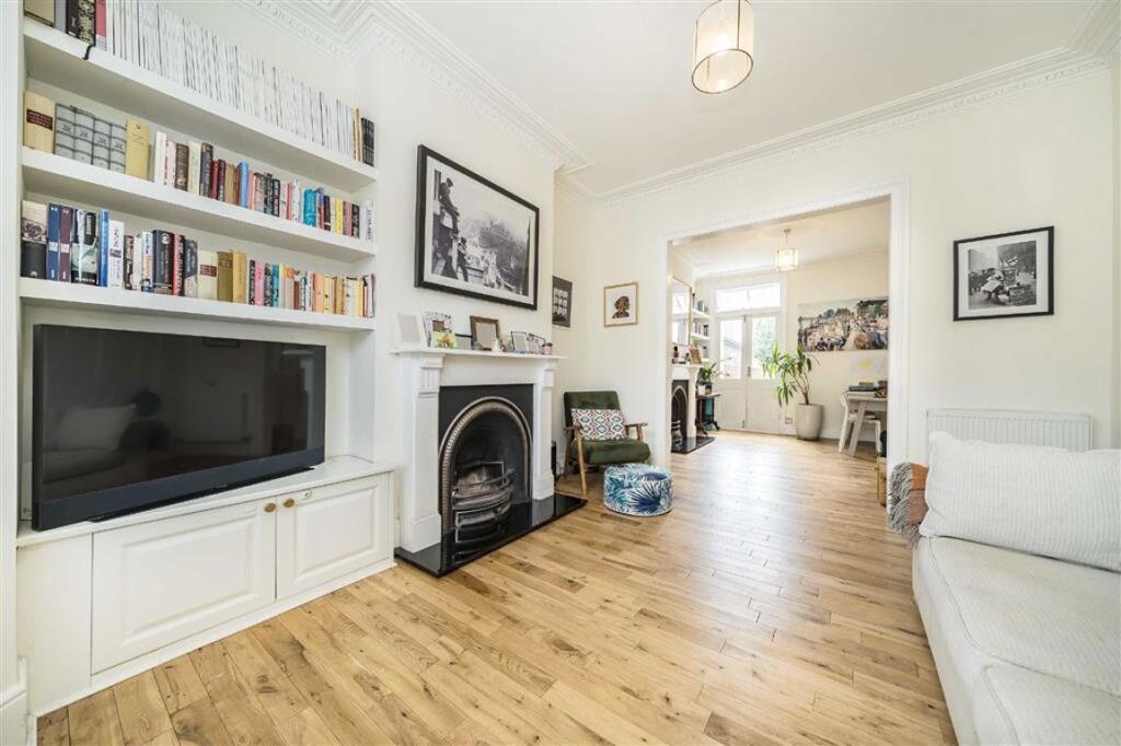 House in London - View 5