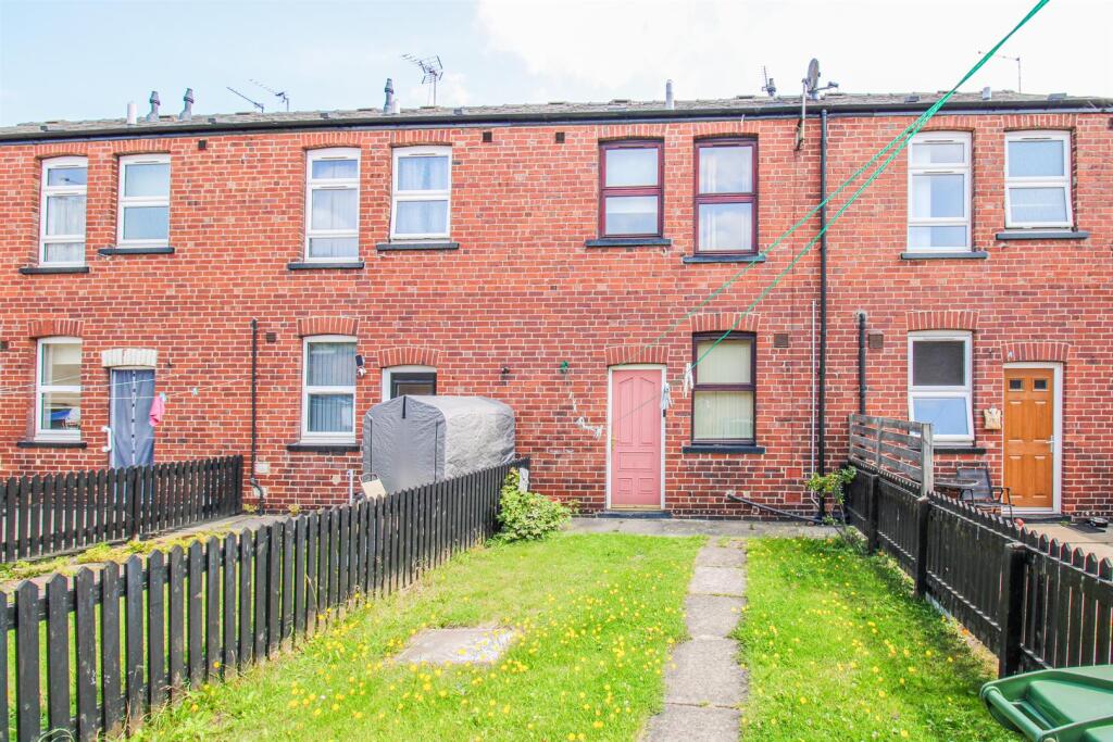 2-bed terraced on Richmond Avenue, Pontefract, £110,000