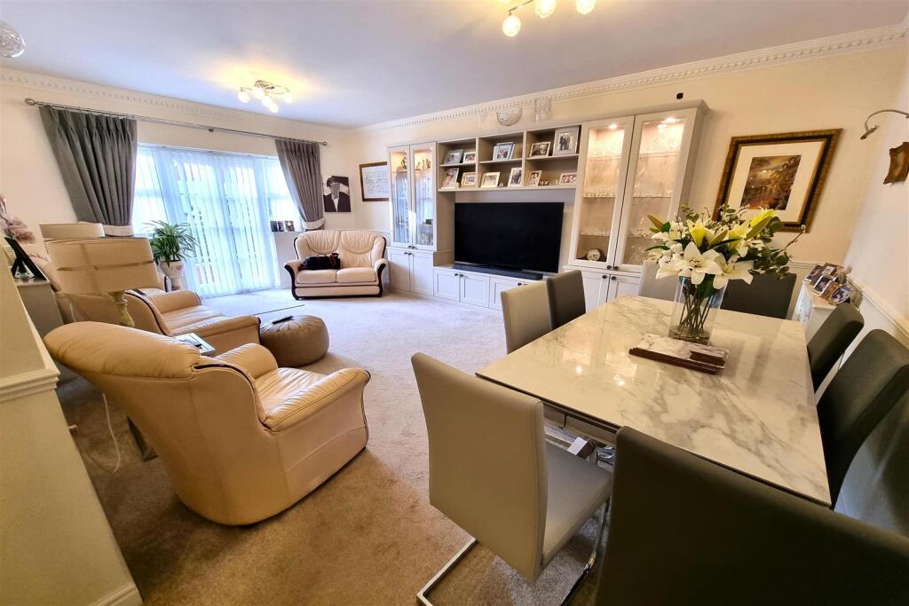 Apartment in London - View 5