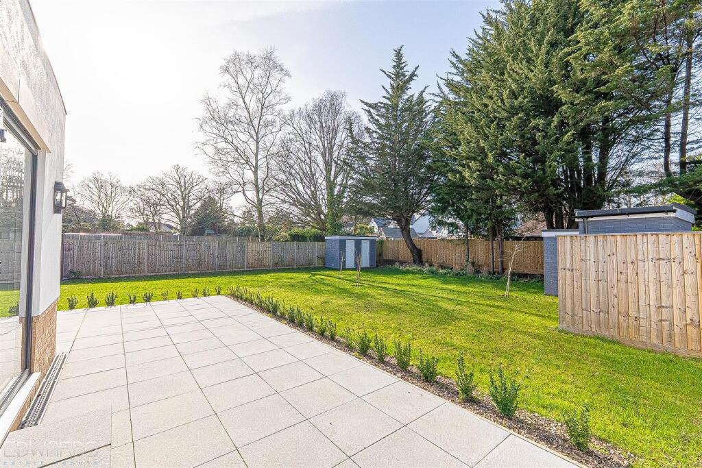 14 Golf Links Road, Ferndown photo 3