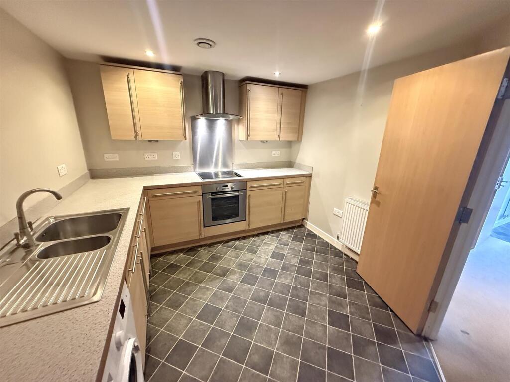Apartment in Derby - View 5