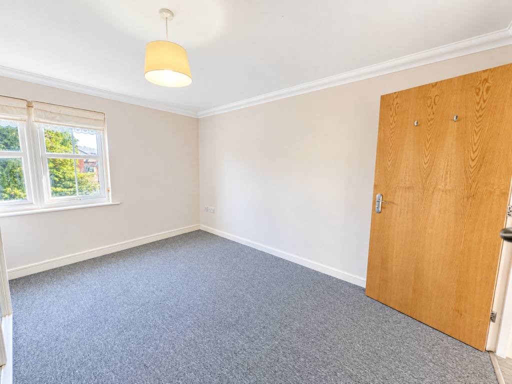 Crabton Close Road photo 5