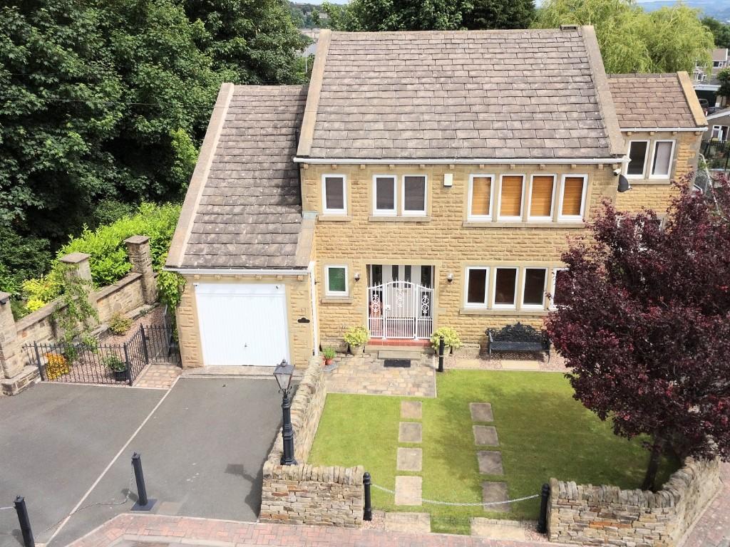3-bed detached on 27 Pastures Way, Golcar, HD7 4QG, £435,000