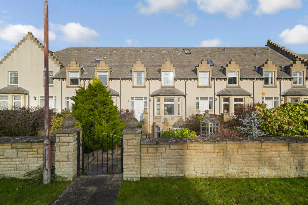 Main image of property: 12 Easter Steil, Greenbank, Edinburgh, EH10 5XE