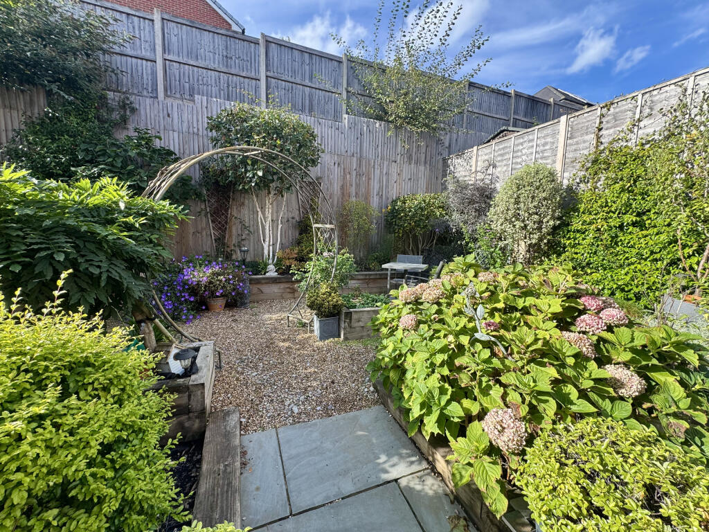 Oak Way, Herstmonceux, Hailsham, East Sussex photo 2