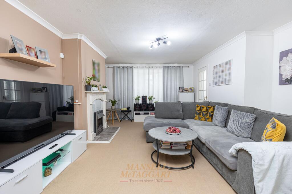 House in Crawley, Southgate - View 4