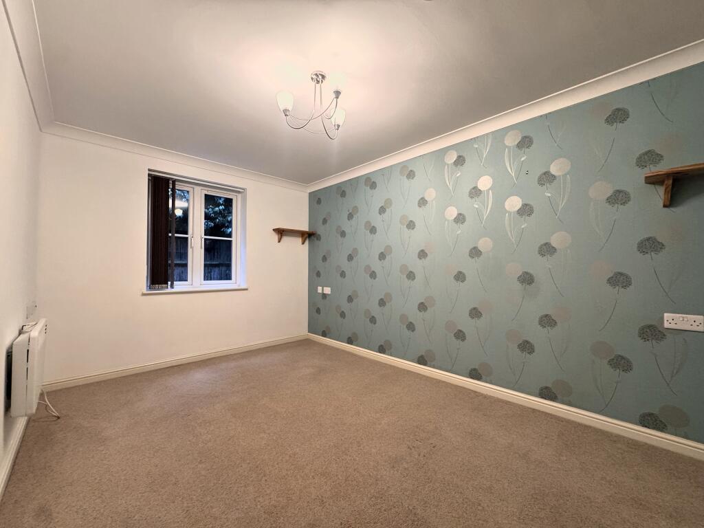 Apartment in Watford - View 4