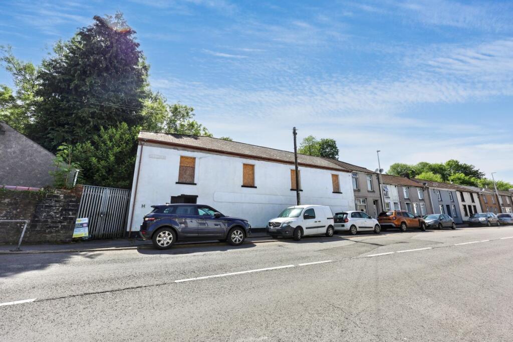 Main image of property: 403 Cardiff Road, Aberdare, Mid Glamorgan, CF44 6HX