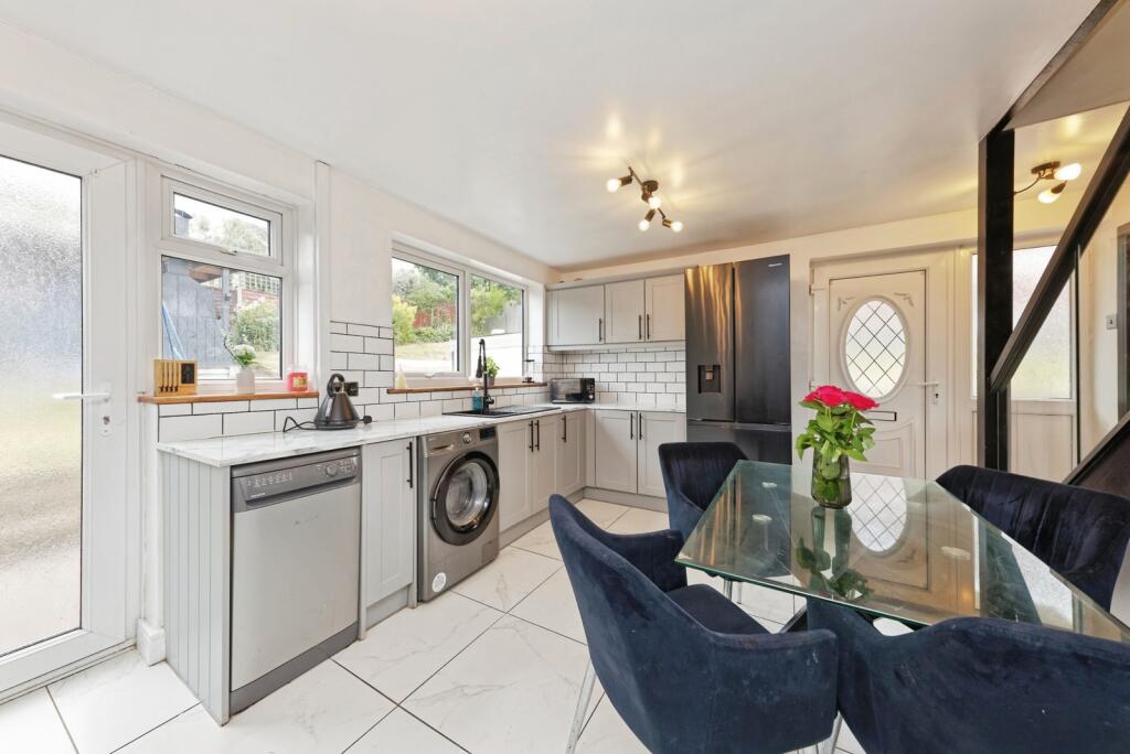 House in Canterbury, Sturry - More