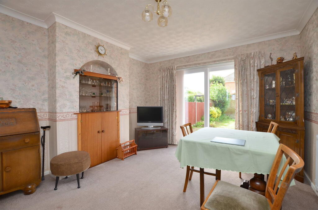 Family home located on Main Road in Clenchwarton photo 4