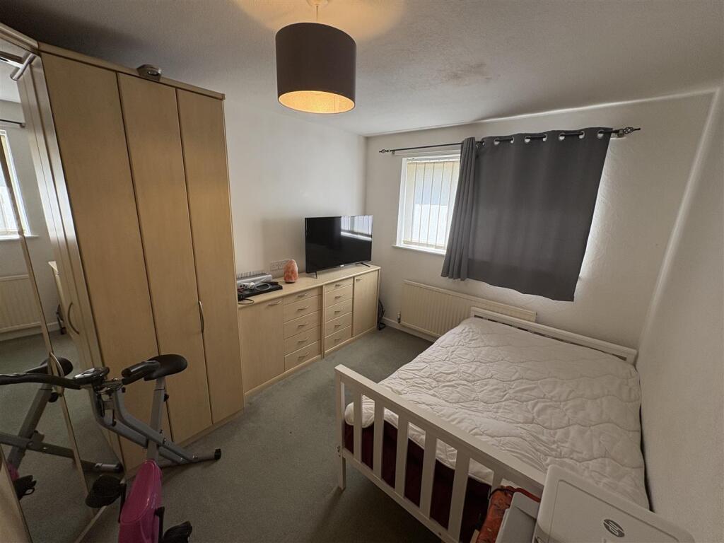 Apartment in Preston - More