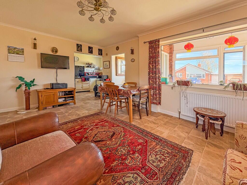 Crockwells Close, Exminster photo 3