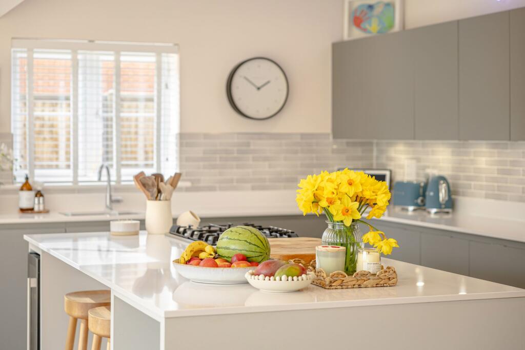 12, Meadowsweet Way, Newport, CB11 photo 4