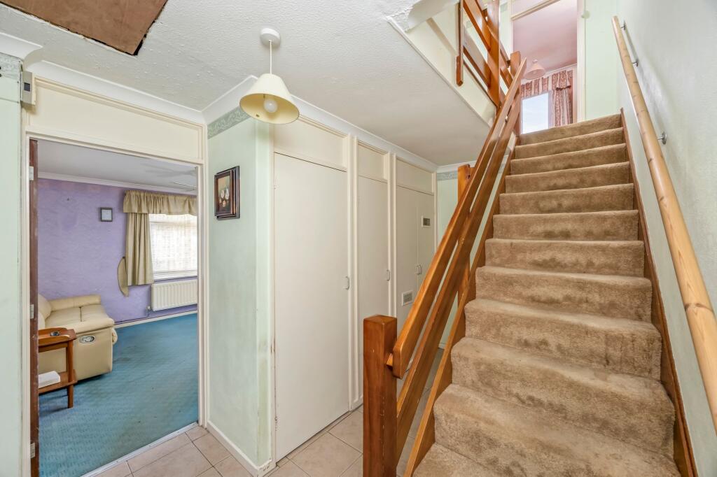 House in Crawley, Broadfield - View 2