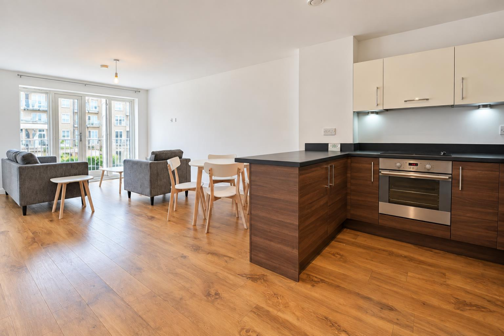 Apartment in Southall - View 5