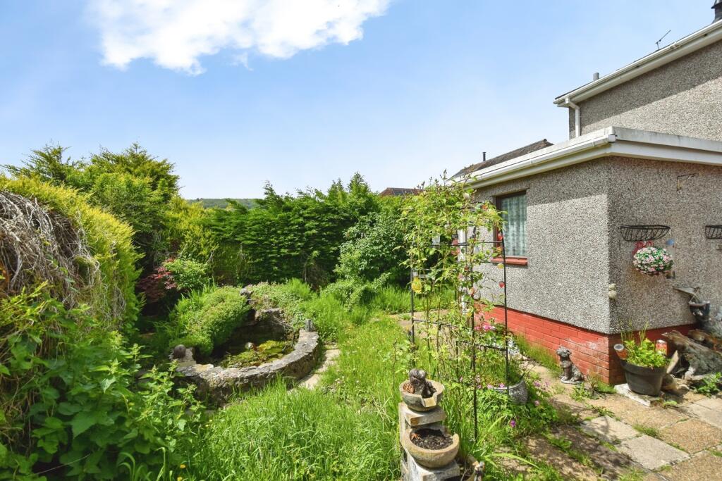 House in Pontardawe, Neath Port Talbot - View 2