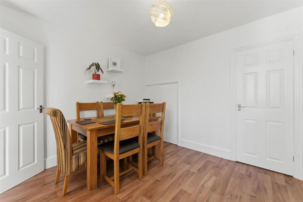 House in Finedon, North Northamptonshire - More